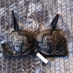 NWT Victoria’s Secret Dream Angels Push Up Bra